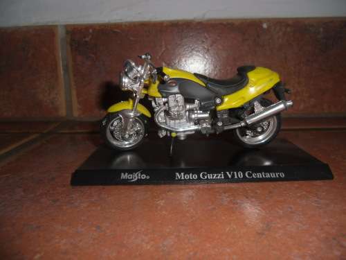 Maisto Moto Guzzi V10 Centauro 1:18